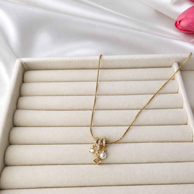 Royal charm Necklace