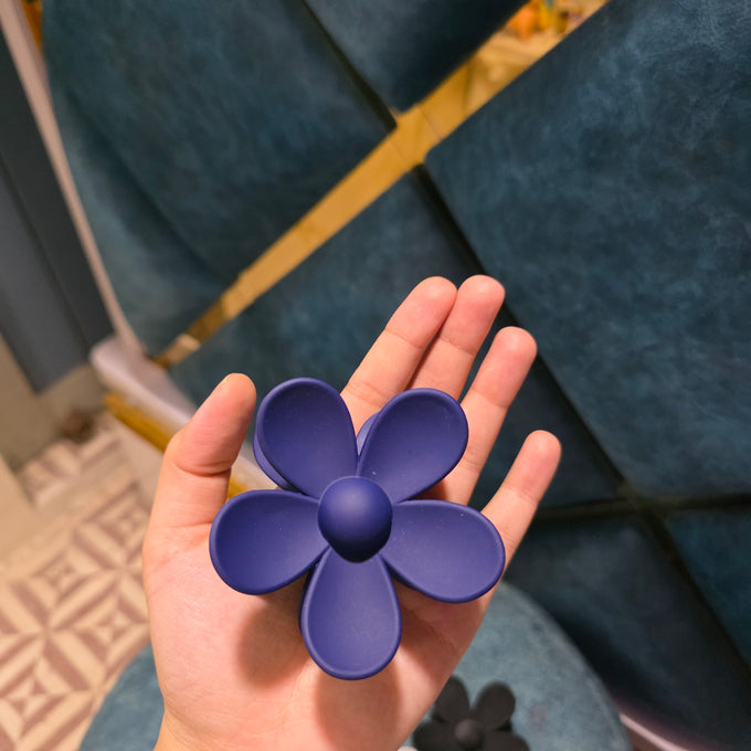 Flora Bloom claw🌸
