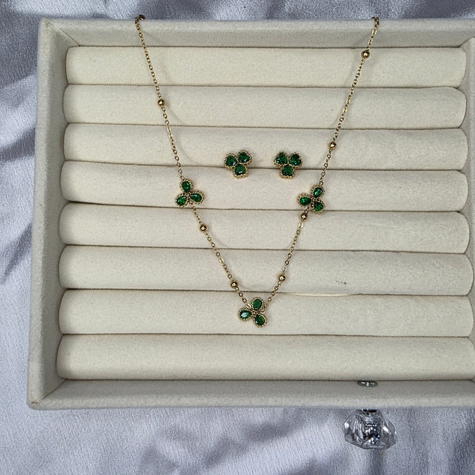 Emerald green chain set