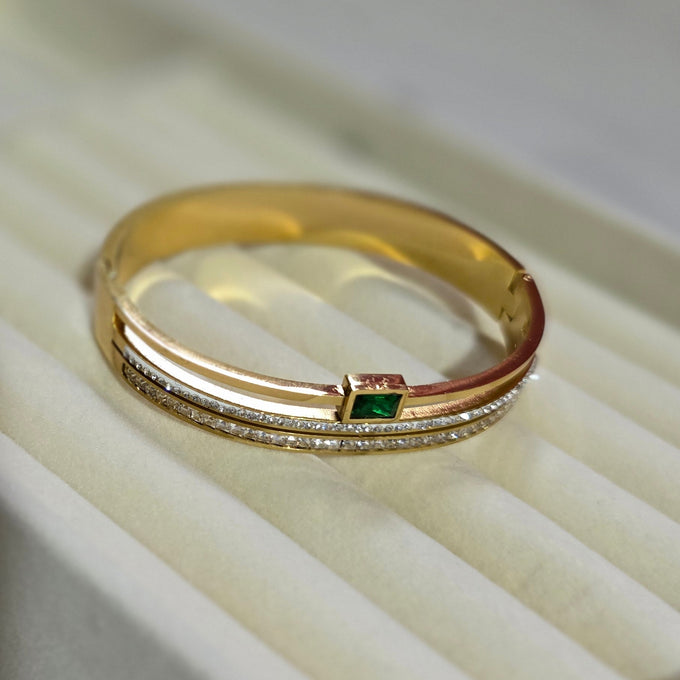 Emerald gleam Kada