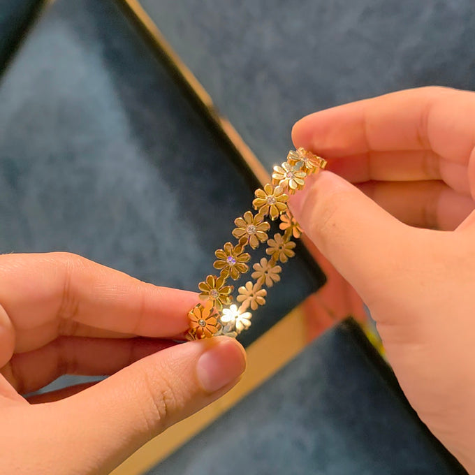 Daisy Flower Bracelet
