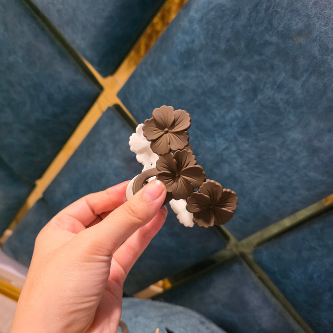Bloom Luxe Floral Claw Clip